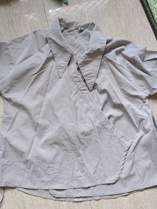Elegant Gray Button-Down Shirt