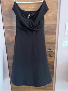 Chic Black Off-Shoulder Dress