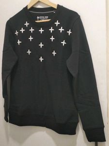 Stylish Black Sweatshirt