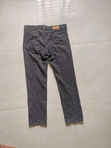 JEANS • ZUDIO