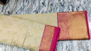 Kanjeevaram Banarasi Pure Silk Satin Border Saree