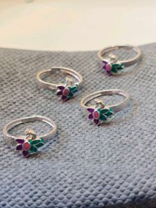 Pure silver toe ring in peacock design.