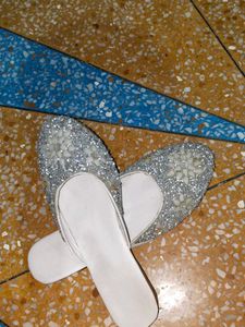 It Is Ethnic Indian Footwear💖