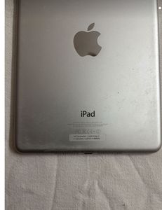 Apple iPad Mini (Excellent Condition)