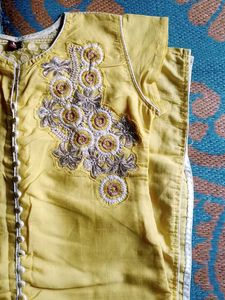 Yellow Kurta With Patched Flowers Design