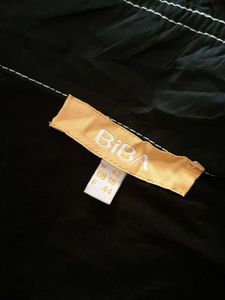 7412. Unique Button-Down Dress