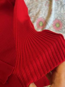 Turtle Neck Black And Red sweater