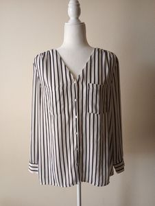 H&M Black & White Striped V Neck Long Sleeves