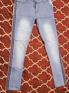 Trendy Tapered Denim Jeans – Light Blue