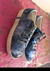 Stylish Blue Sneakers