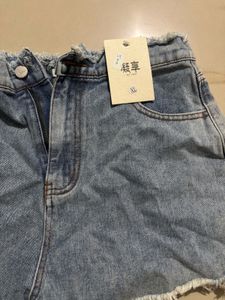 Frayed Hem Denim Shorts