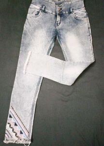 High Waisted Jeans w/ Geometric Hem Detail