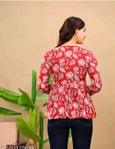 women fashionable short kurti