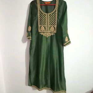 Elegant Green Embroidered Kurta