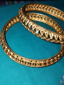 Golden Bangle Set