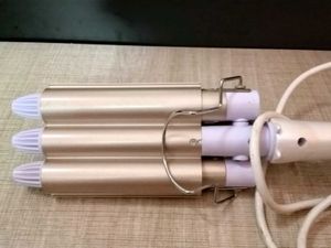 KEMEI TRIPLE TONG HAIR WAVER