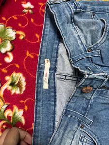 LevisRipped Skinny Jeans