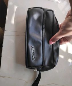 Men Casual Shoes + A Travel Pouch (Free)