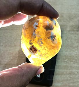 Glowing Agate