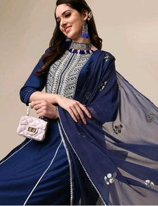 EthnicJunction Women's Silk Embroidered Thread