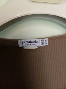 ribbed branded casual top.