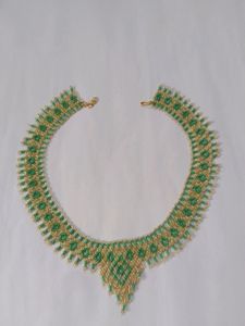 25.Green &amp; Gold Seed Bead Necklac