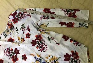 Stradivarius Satin Top Size M