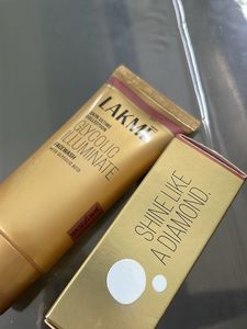 Lakme Glycolic Acid Illuminate Facewash and serum