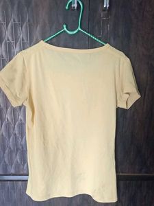 Graphic Tee  💛