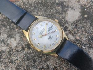 Vintage Citizen Automatic Men&#39;s Wrist Watch Japan Made Model 8200 Look Like New