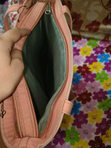 COLLEGE BAG (Giving in less price)