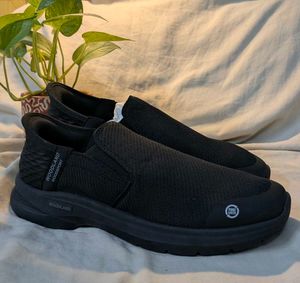 Slip in sneakers Size UK 8 🔥/42