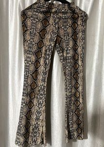 Snakeskin Print Flare Leggings