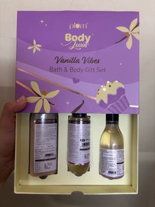 Plum Perfume And Body Wash Gift Set