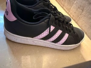Adidas Sneakers With Side Detailing