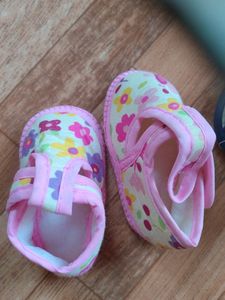 Infant Baby Shoe Like Chappel. Buy From Foregin