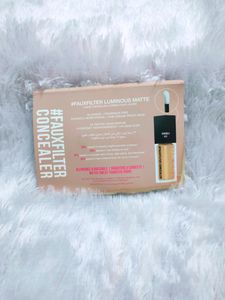 Huda Beauty Concealer