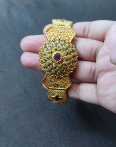 Gold-toned Bangle
