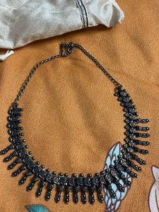 Fashionable Choker