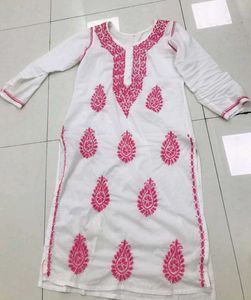 White Embroidered Lakhnavi Kurta