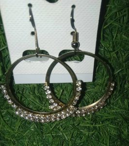 This Earrings In Vry Affordable Price