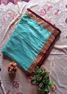 🩵Beautiful Two Color Saree For Woman🩵🤍