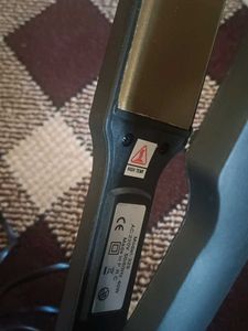 NOVA Hair Straightener