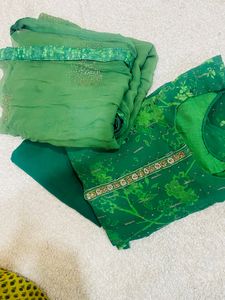 Dark Green Colour Sitara Wark Pent Suite