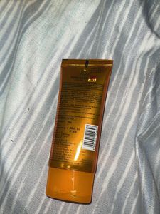 New Apollo pharmacy Sunscreen Cream SPF 40pa+++