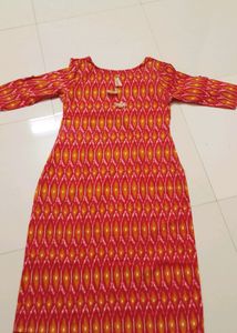 Red &amp; Yellow Printed Straight Kurta &amp; Leggings