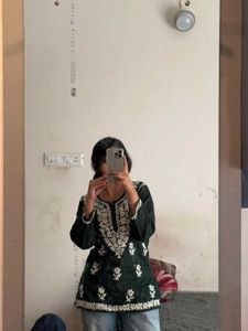 Chikankari Short kurti(Dark Green)
