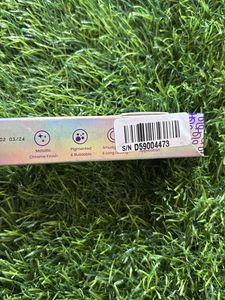 Ny Bae Holographic Eyeliner
