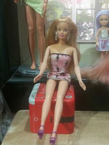 Barbie doll (vintage mackie face)