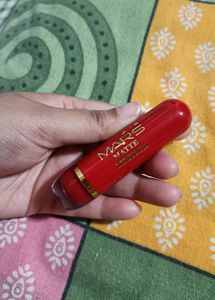 combo pack of lipstick, lip liner , lipgloss, liqu